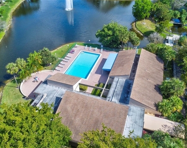 2236 N Cypress Bend Drive - Photo Thumbnail 66
