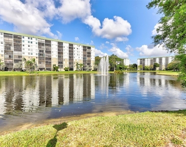 2236 N Cypress Bend Drive - Photo Thumbnail 45