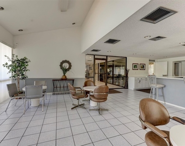 2236 N Cypress Bend Drive - Photo Thumbnail 57