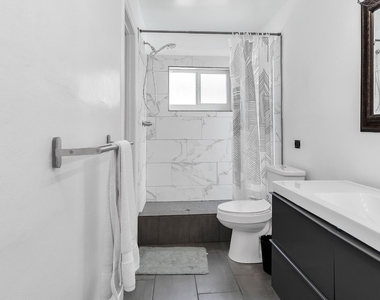 2233 Se 15th Street - Photo Thumbnail 39
