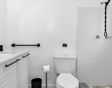2233 Se 15th Street - Photo Thumbnail 48