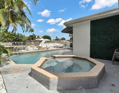 2233 Se 15th Street - Photo Thumbnail 10