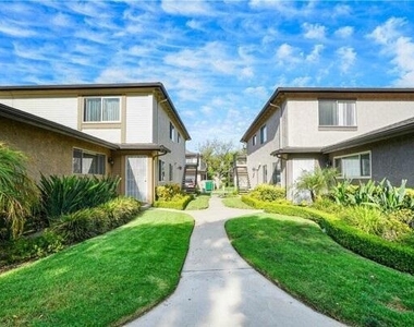 5977 Nelda Street - Photo Thumbnail 12