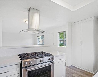 5977 Nelda Street - Photo Thumbnail 3