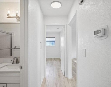 5977 Nelda Street - Photo Thumbnail 7