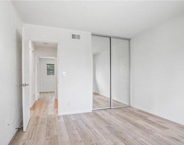 5977 Nelda Street - Photo Thumbnail 9