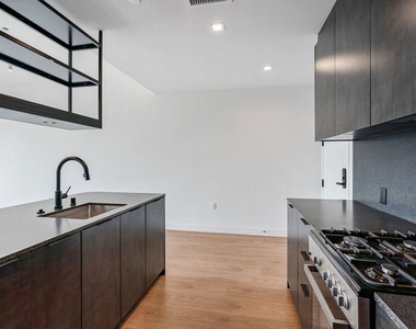 10700 Tabor St - Photo Thumbnail 3