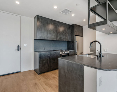 10700 Tabor St - Photo Thumbnail 1