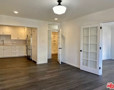 619 S La Brea Avenue - Photo Thumbnail 12