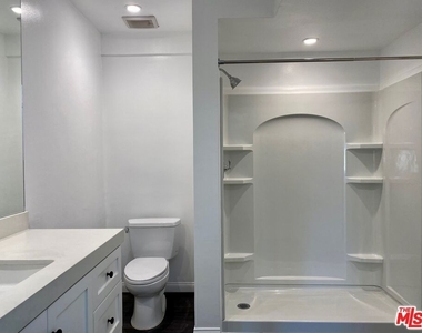 619 S La Brea Avenue - Photo Thumbnail 14
