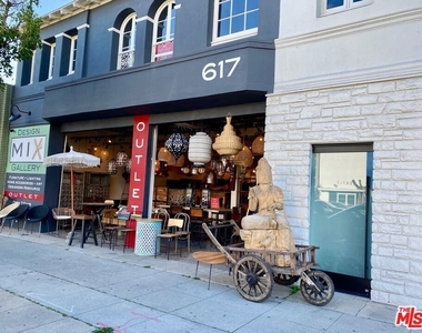 619 S La Brea Avenue - Photo Thumbnail 1