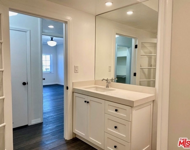 619 S La Brea Avenue - Photo Thumbnail 13