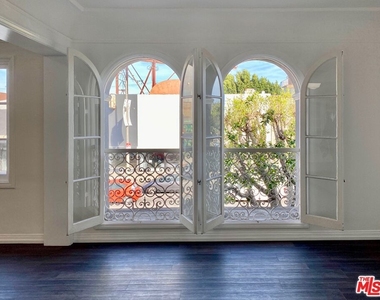 619 S La Brea Avenue - Photo Thumbnail 6