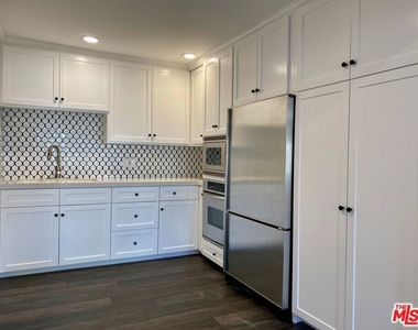 619 S La Brea Avenue - Photo Thumbnail 10