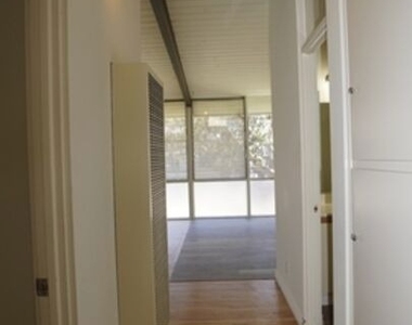 11133 Rose Avenue - Photo Thumbnail 12