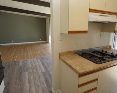 11133 Rose Avenue - Photo Thumbnail 7