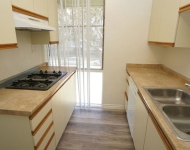 11133 Rose Avenue - Photo Thumbnail 9
