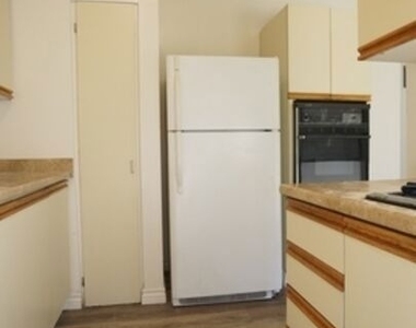 11133 Rose Avenue - Photo Thumbnail 2