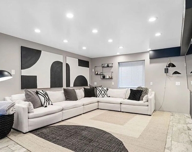 615 6th Avenue - Photo Thumbnail 25