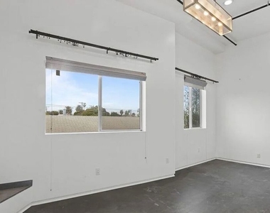 615 6th Avenue - Photo Thumbnail 18