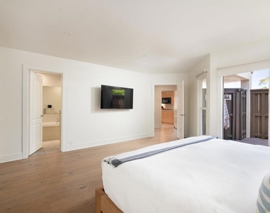 2452 Azure Coast Dr - Photo Thumbnail 21