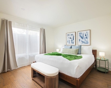 2452 Azure Coast Dr - Photo Thumbnail 30