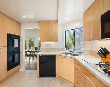 2452 Azure Coast Dr - Photo Thumbnail 17