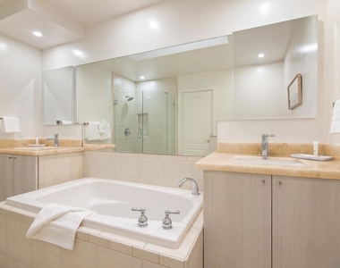 2452 Azure Coast Dr - Photo Thumbnail 24