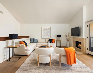 2452 Azure Coast Dr - Photo Thumbnail 7