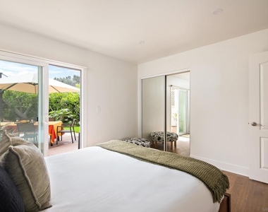 2452 Azure Coast Dr - Photo Thumbnail 33