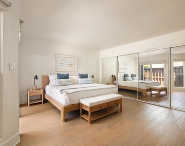 2452 Azure Coast Dr - Photo Thumbnail 22