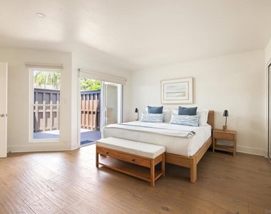 2452 Azure Coast Dr - Photo Thumbnail 3
