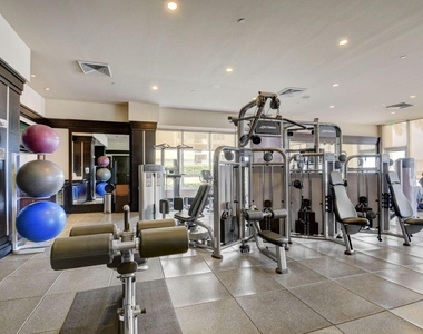 2700 N Ocean Drive - Photo Thumbnail 9