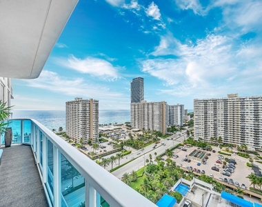 1945 S Ocean Drive - Photo Thumbnail 12