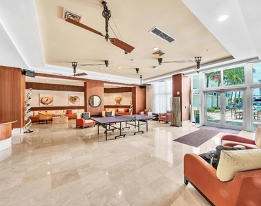 1945 S Ocean Drive - Photo Thumbnail 7