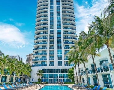 1945 S Ocean Drive - Photo Thumbnail 1