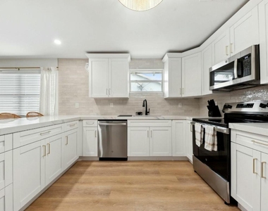 125 Nw 3rd Avenue - Photo Thumbnail 5