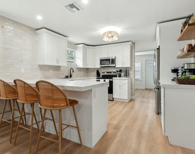 125 Nw 3rd Avenue - Photo Thumbnail 4