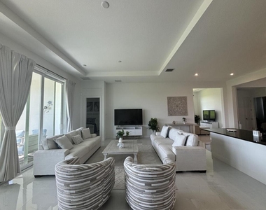 10231 Sw Latium Way - Photo Thumbnail 13