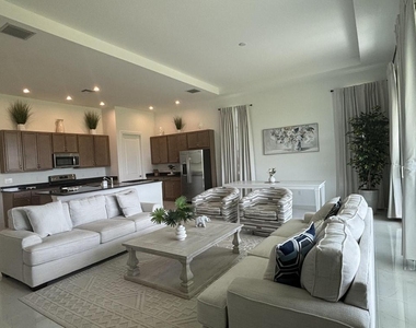 10231 Sw Latium Way - Photo Thumbnail 10