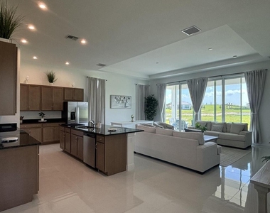 10231 Sw Latium Way - Photo Thumbnail 9