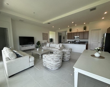 10231 Sw Latium Way - Photo Thumbnail 12