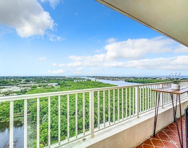 700 E Boynton Beach Boulevard - Photo Thumbnail 2