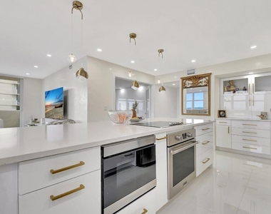 5440 N Ocean Drive - Photo Thumbnail 15