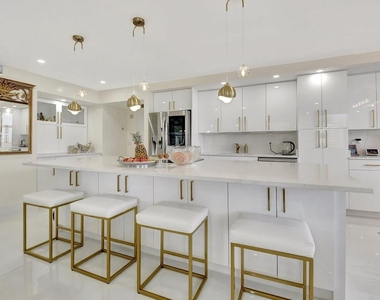 5440 N Ocean Drive - Photo Thumbnail 18