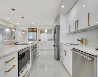 5440 N Ocean Drive - Photo Thumbnail 14