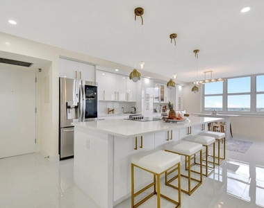 5440 N Ocean Drive - Photo Thumbnail 11