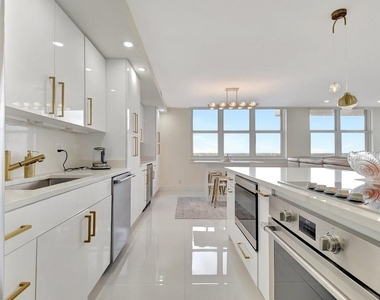 5440 N Ocean Drive - Photo Thumbnail 16