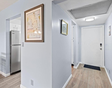 300 Waterway Drive S - Photo Thumbnail 18