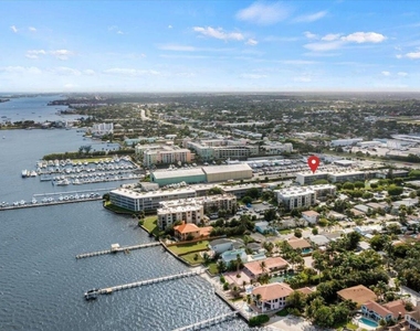 300 Waterway Drive S - Photo Thumbnail 2